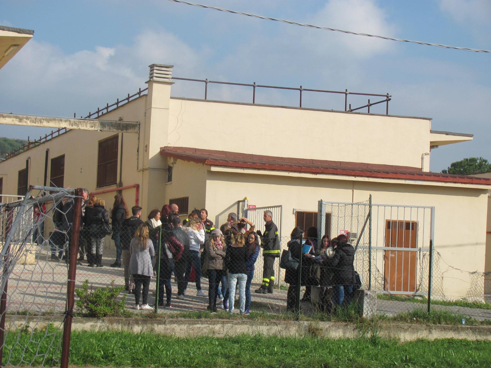 Protesta per aule sicure, alunni e genitori ottengono nuovi controlli