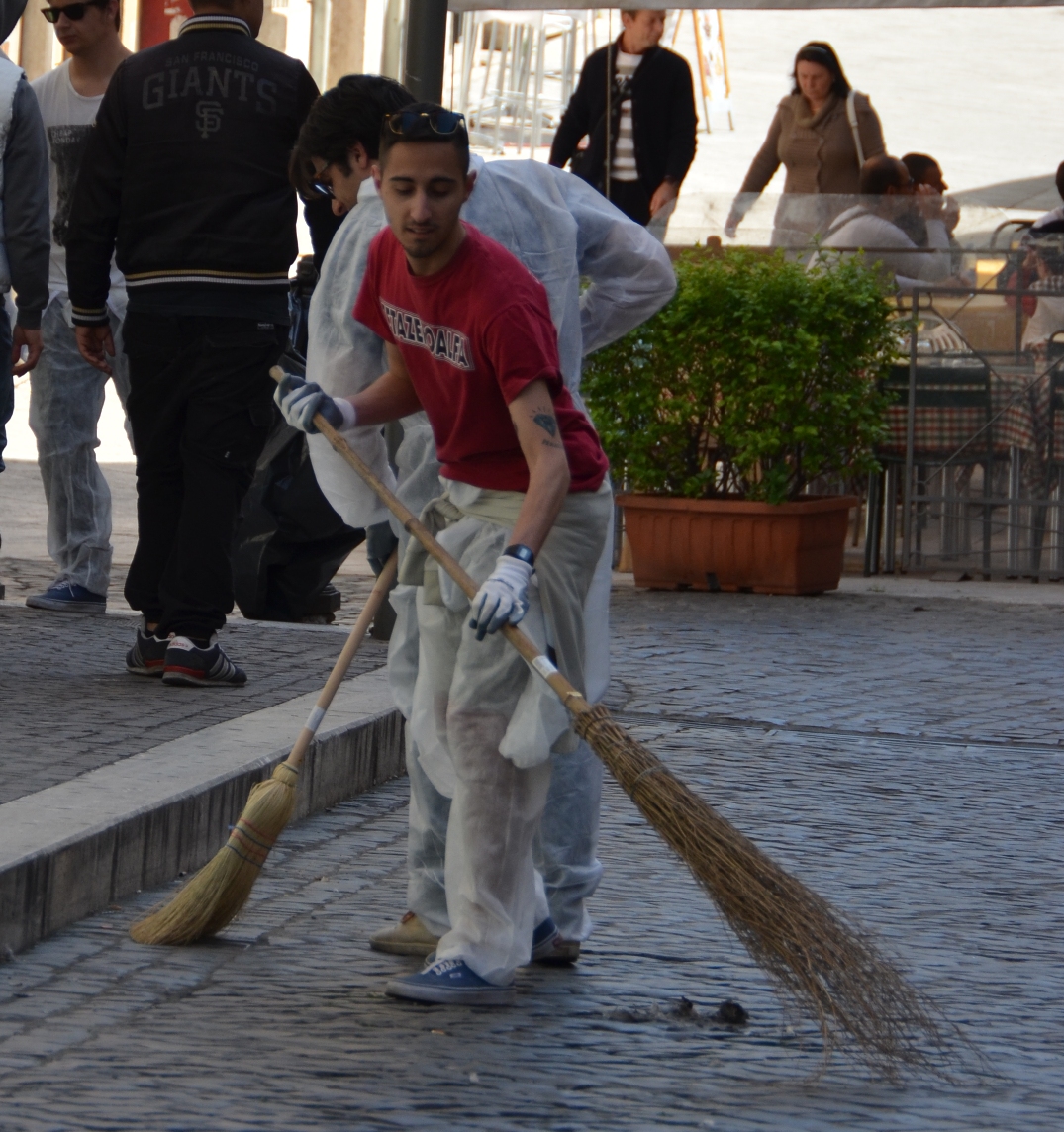 Tivoli invasa dalle tute bianche, ok la prima Giornata Ecologica