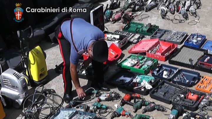 Guidonia, ritrovato dai carabinieri il tesoro dei ricettatori