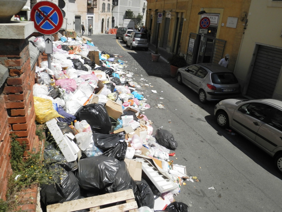 Tivoli: ancora emergenza rifiuti. Dopo lo sciopero, “chiude” la discarica