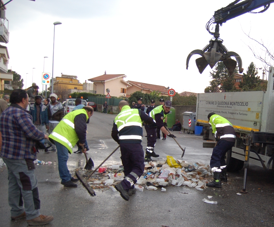 “No” all’asilo politico, scatta la rivolta. Cassonetti bruciati e strada off limits