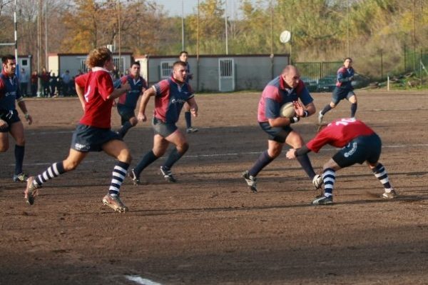 Tivoli Rugby: un campo più sicuro. Sponsor regala defibrillatore.