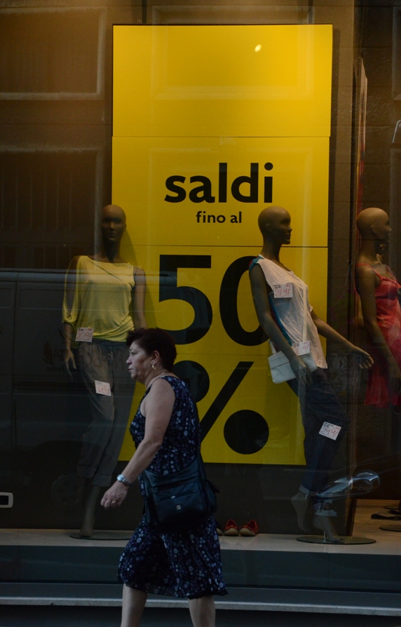 Saldi al via, ma la crisi è dietro l’angolo. A Tivoli chiusi 10 negozi in sei mesi