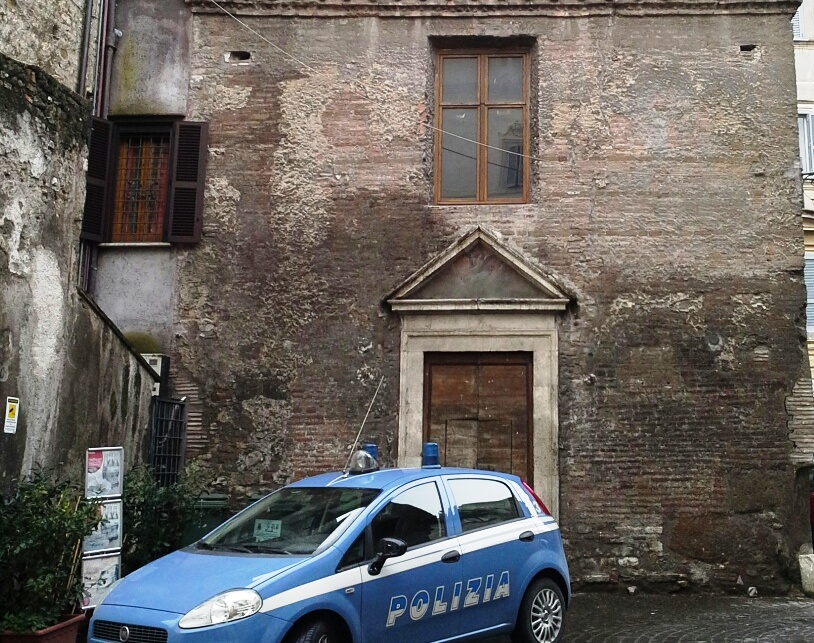 Letame contro la presentazione “di destra”, vandali al San Michele