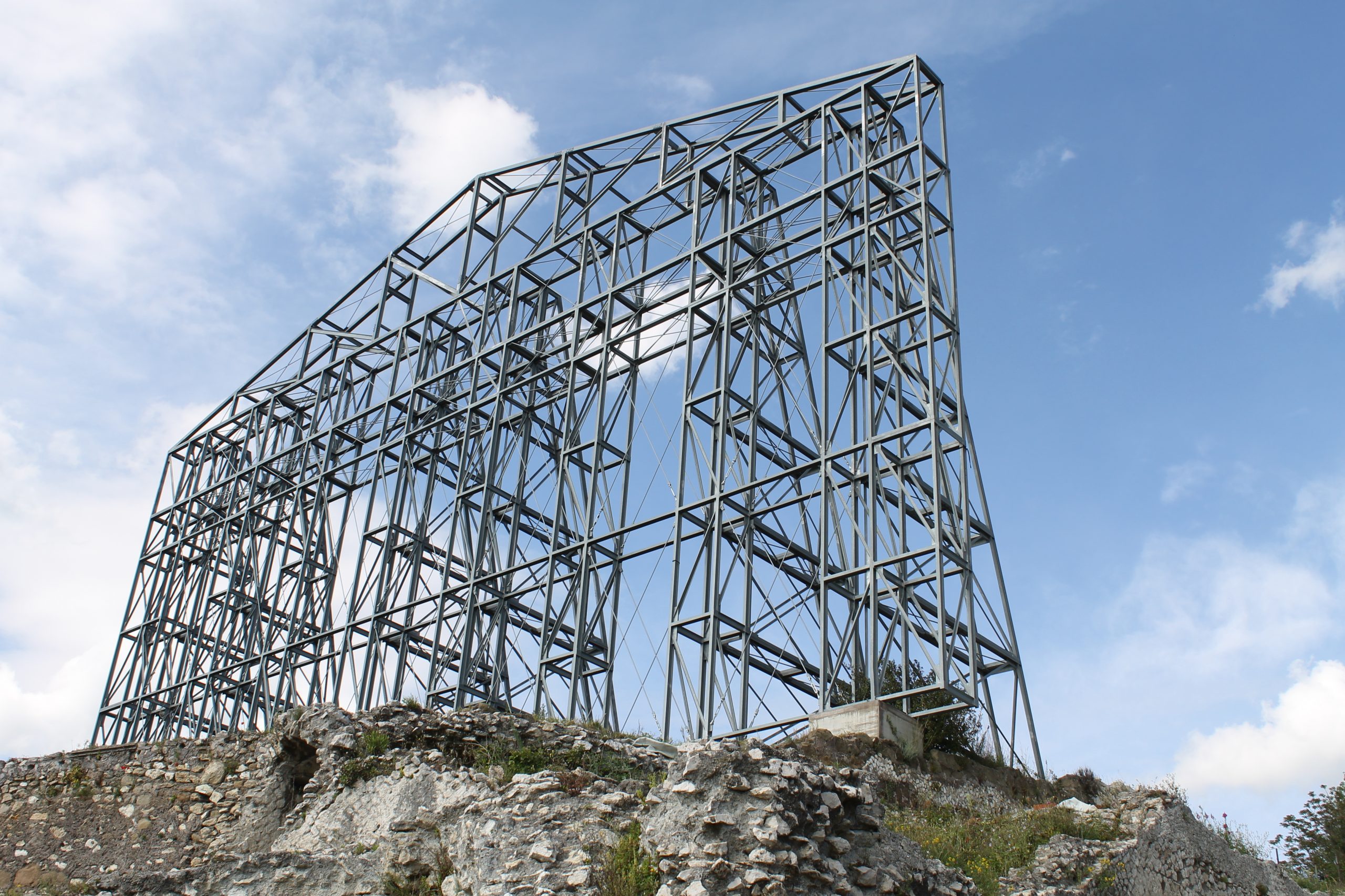 Ercole Vincitore ha un logo, la creazione è di Ludovica Solitario