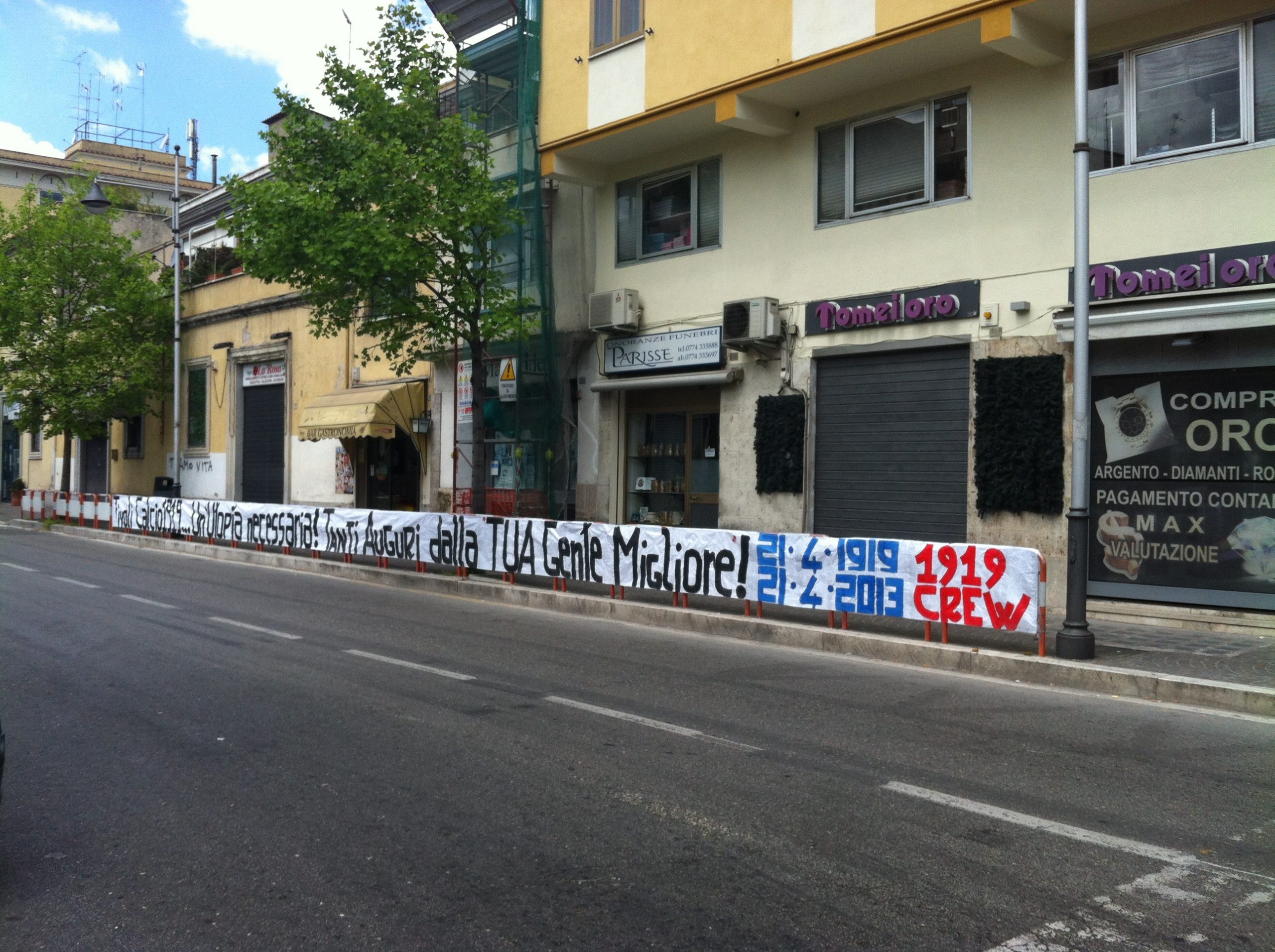 Tivoli, blitz 1919 Crew: “Auguri dalla tua gente migliore”