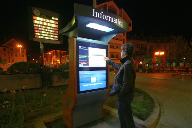 A Guidonia arrivano i totem multimediali per domande ed emergenze