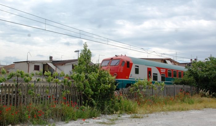 Linea ferroviaria bloccata, di nuovo problemi sulla FL2
