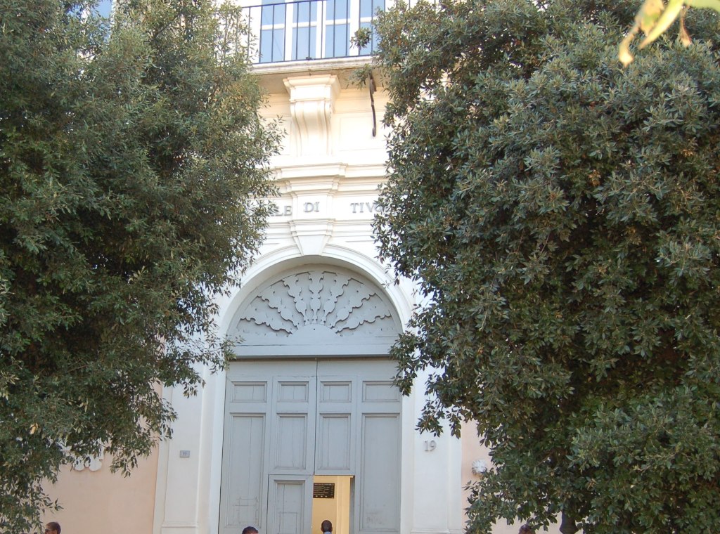 Aveva arraffato abiti per quasi mille euro: 4 mesi, una multa e pena sopesa