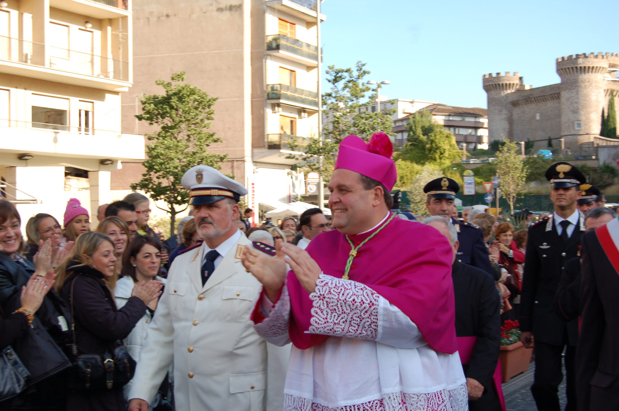 Il Vescovo di Tivoli ai suoi fedeli: “Tutte calunnie, è stata una vendetta”