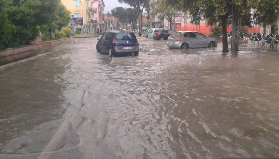 Maltempo: al primo temporale Villanova subito allagata lungo la Maremmana
