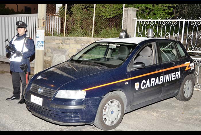 Ruba i soldi raccolti per i terremotati dall’ufficio del Sindaco