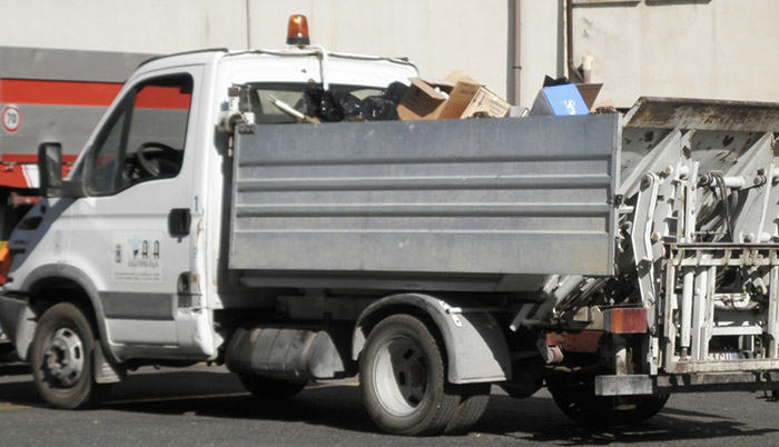 Raccolta rifiuti a rischio lunedì 12 per lo sciopero nazionale Cobas