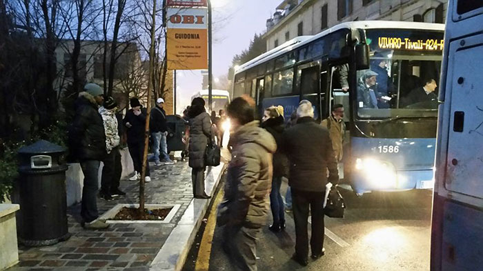 Corse Cotral che saltano, i pendolari di TIvoli scrivono all’Azienda