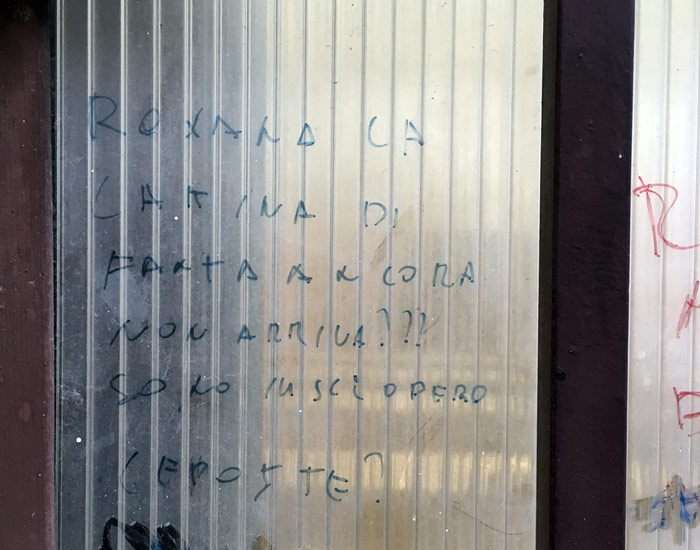 Alcune scritte sul muro dell'Isabella d'Este dedicata a Roxana