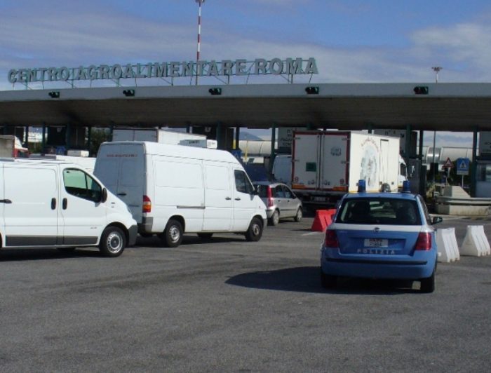 Aggressione al Car, ottavo arresto della polizia. In manette 29enne egiziano per tentato omicidio