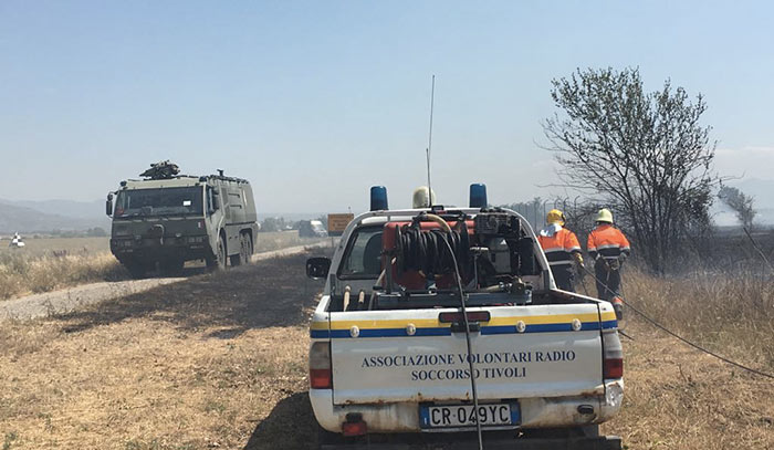 Incendio a via Pantano, domato il rogo