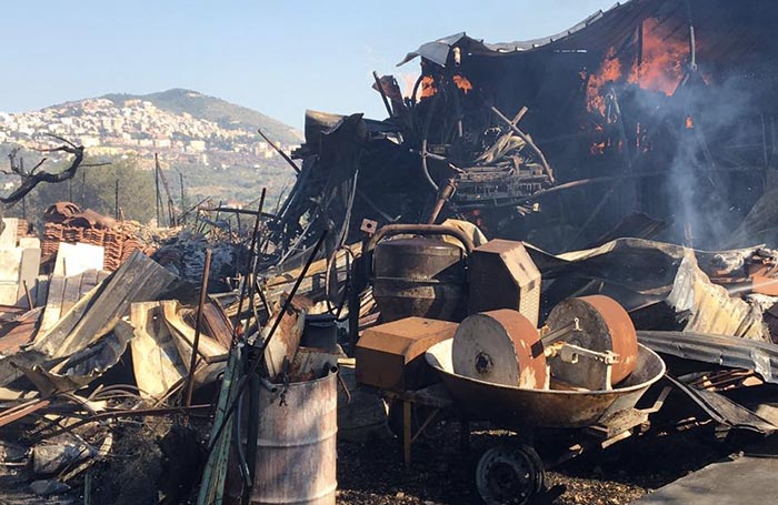 Incendi a Tivoli e Guidonia, 24 ore di fuoco. Case lambite dalle fiamme
