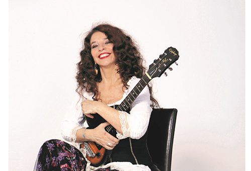 Teresa De Sio canta in chiave folk Pino Daniele