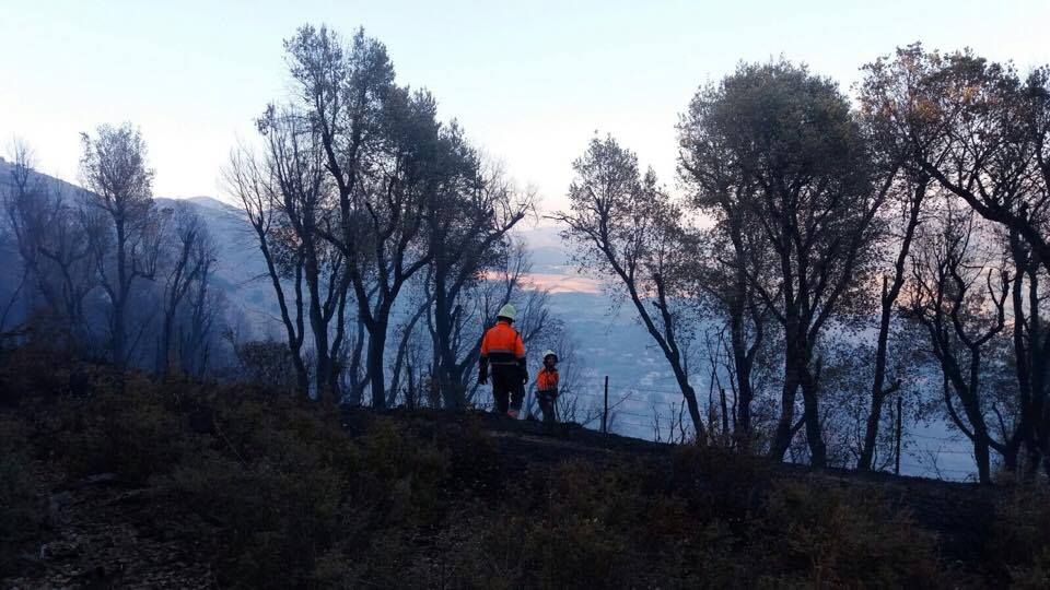 Incendio Tivoli, le foto della montagna complita dalle fiamme