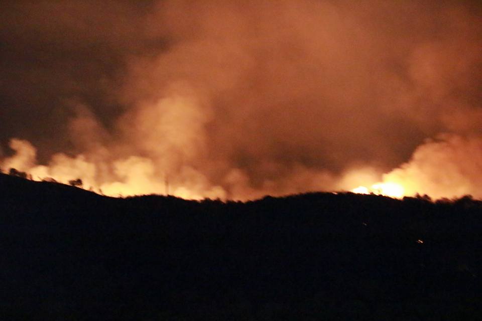 Grande incendio a Vicovaro, fiamme anche a Castel Madama