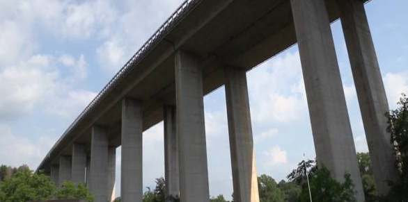 A24, fratelli suicidi si lanciano dal cavalcavia