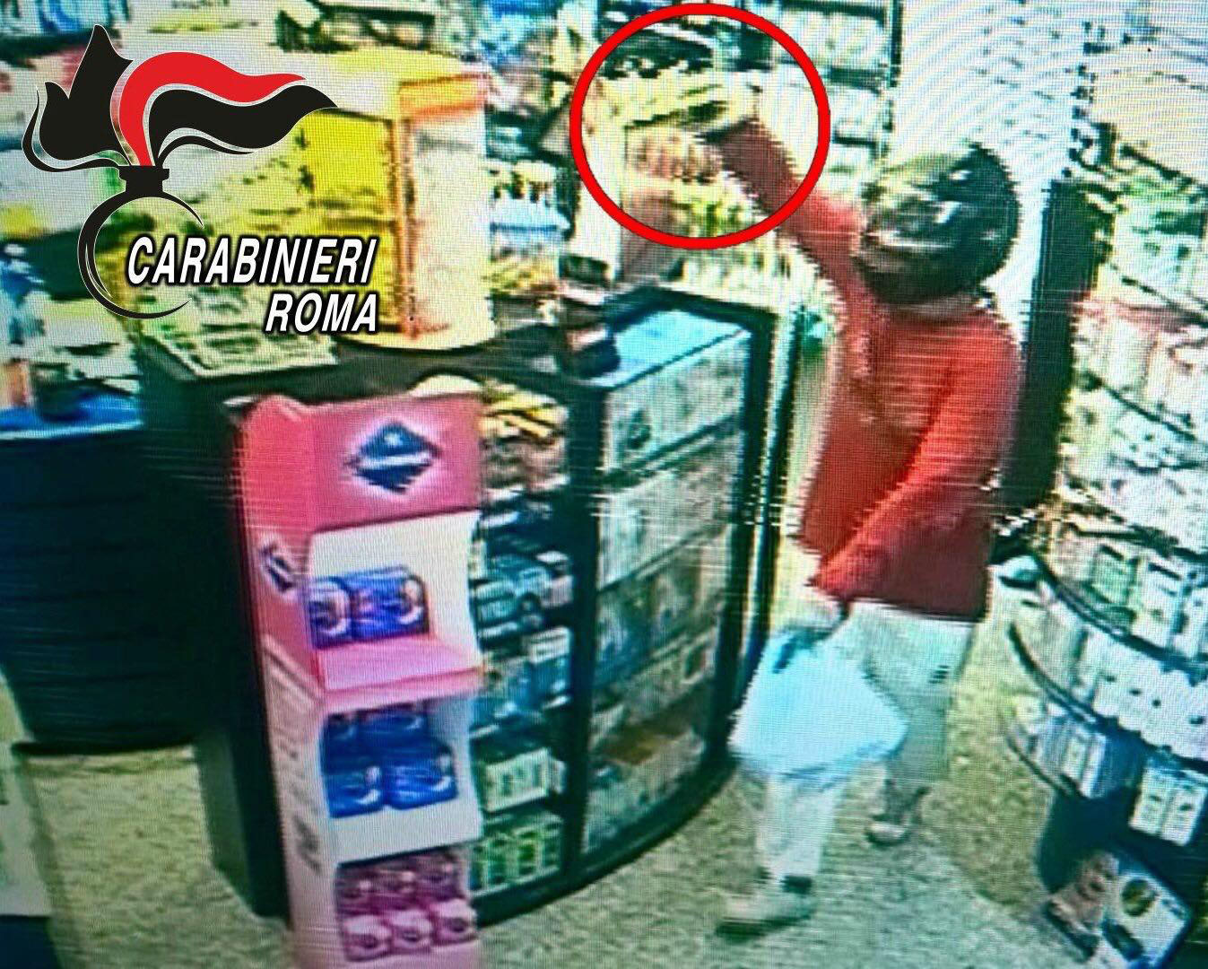 Villanova di Guidonia, armati di pistola scappano con 5.000 euro. Arrestati dai Carabinieri