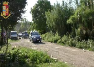In azione agenti del commissariato di Tivoli insieme ai poliziotti arrivati in rinforzo da Roma