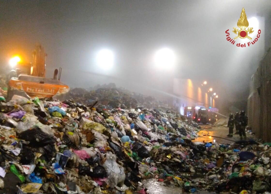 Roma: incendio all’impianto Tmb di Rocca Cencia