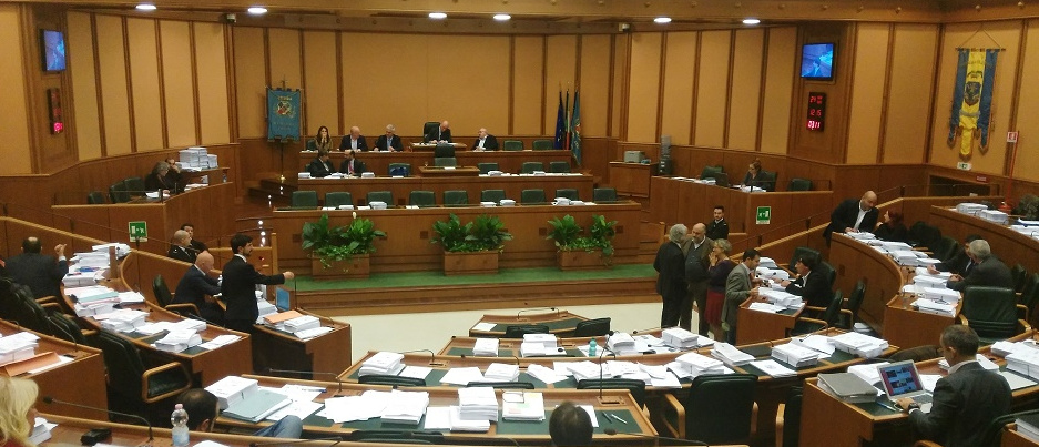 Regione Lazio: se rivedono i criteri e i parametri per “la rideterminazione degli assegni vitalizi degli ex consiglieri”