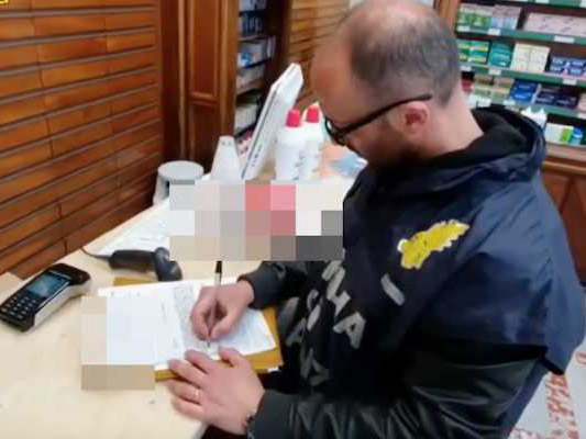GUIDONIA: la Guardia di Finanza sequestra  mascherine vendute cinque volte superiore al valore di acquisto