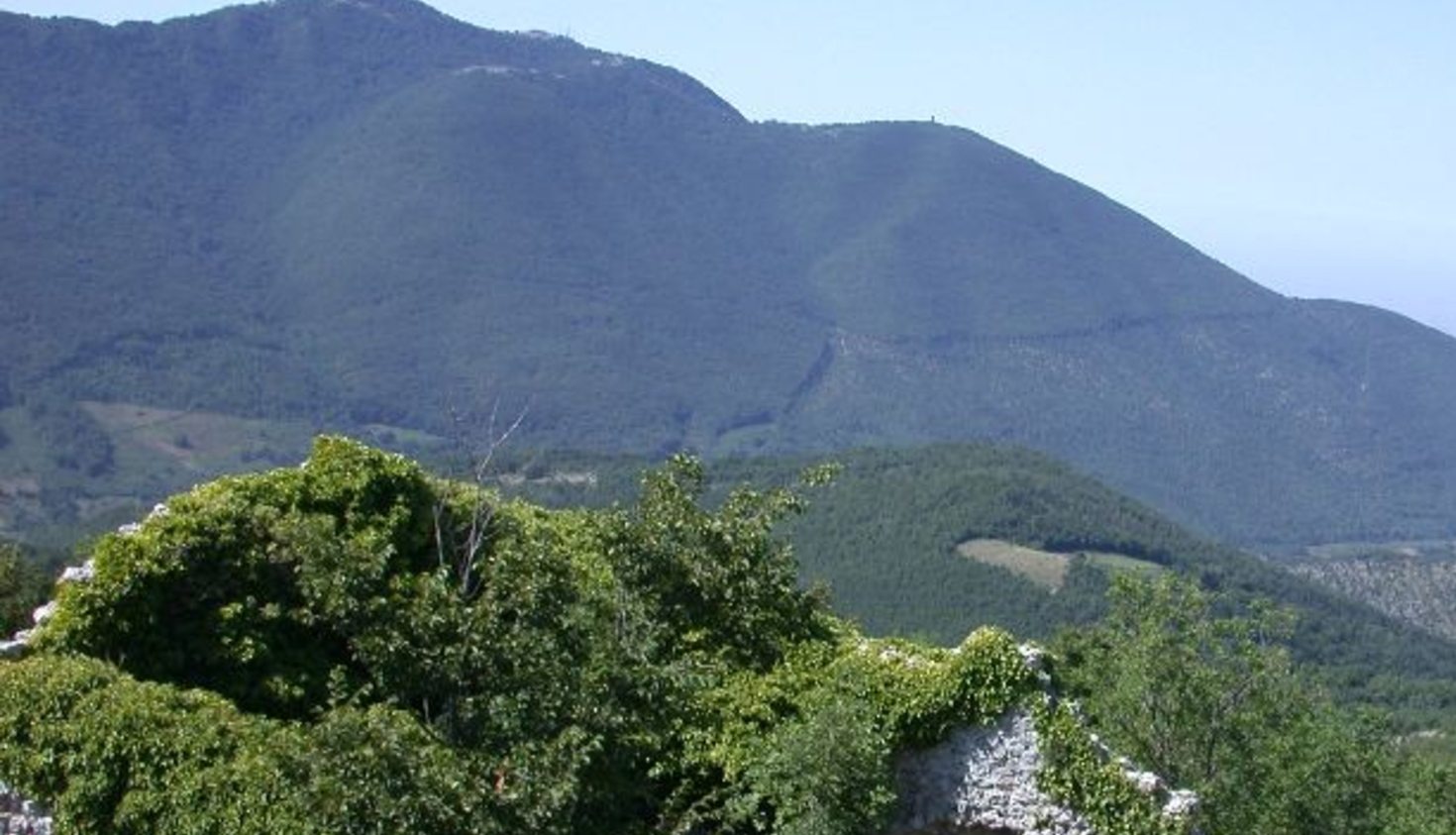 Esposto di Italia Nostra Lazio contro faro su Monte Gennaro