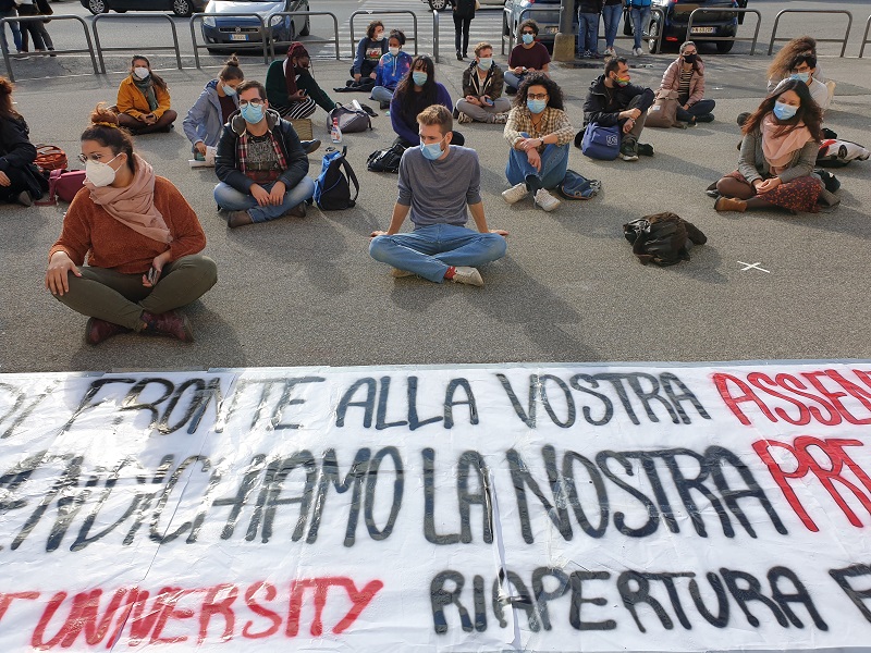 Roma: studenti della Sapienza in presidio contro l’apertura “fantasma”