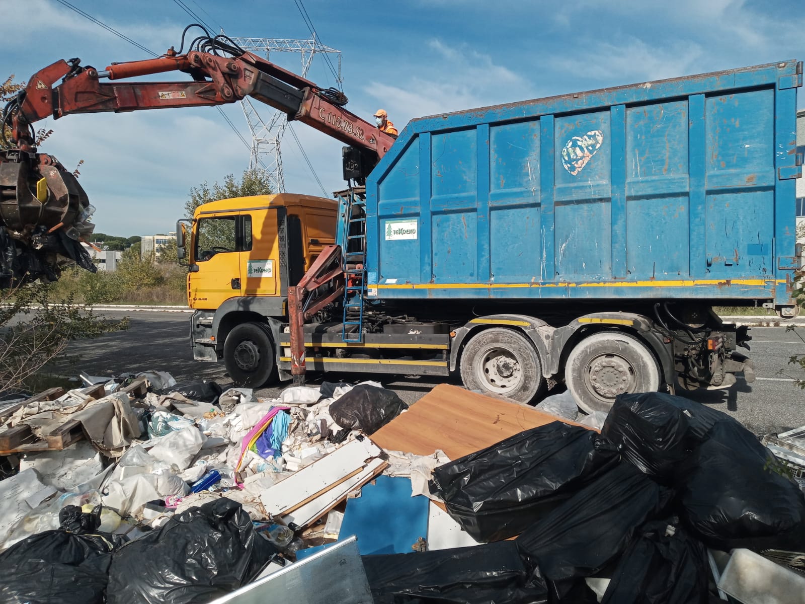 Guidonia: lavori di pulizia nella zona industriale