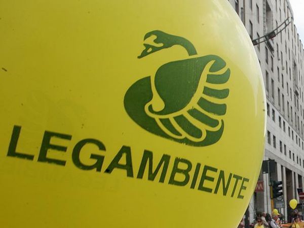 Il Circolo Legambiente di Tivoli domani pulizia di rifiuti a Villa Adriana