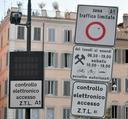 Roma: aperta giorno e notte fino al 3 dicembre la ZTL