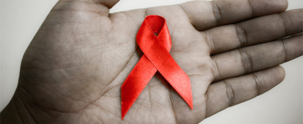 Giornata mondiale contro l’Aids: i dati calano ma crescono le diagnosi tardive