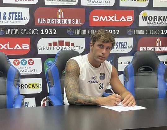 Il tiburtino  Eros De Santis è un giocatore del Latina Calcio