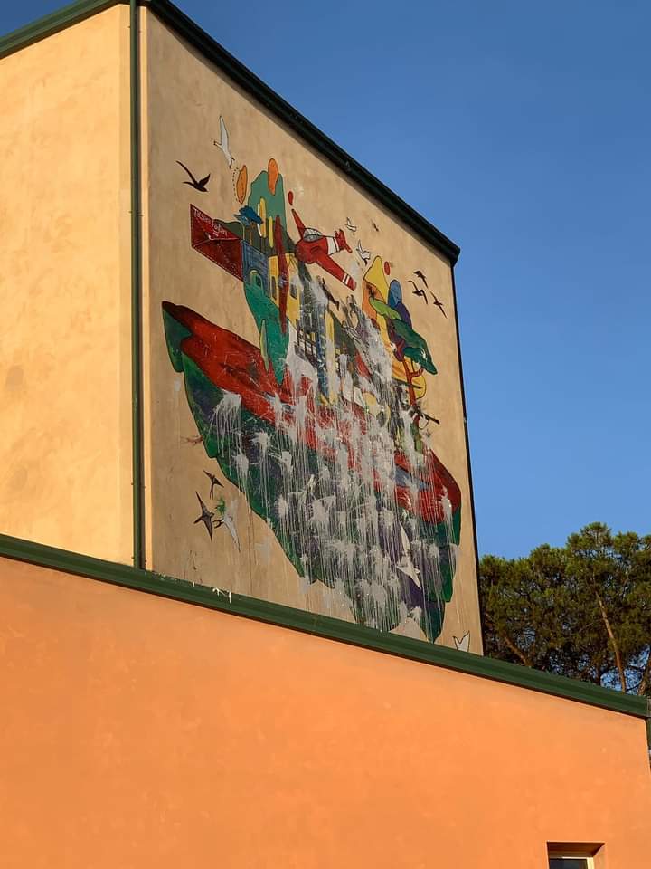 Colleverde: deturpato il murale della scuola