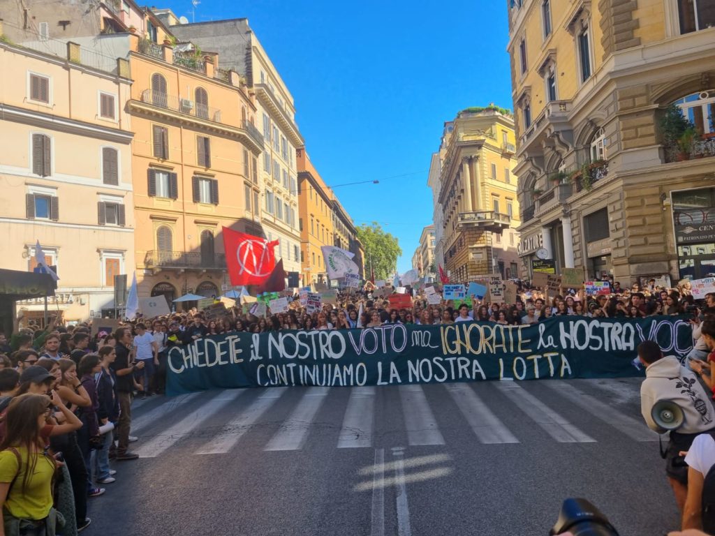Giovani: in piazza con Fridays for Future per lo sciopero del clima