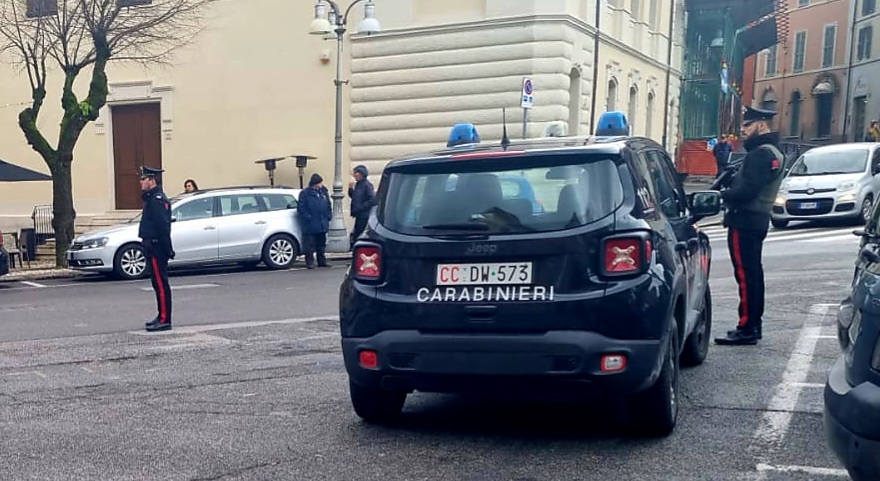 Subiaco, anziana raggirata con la storia del finto incidente. Arrestati due uomini