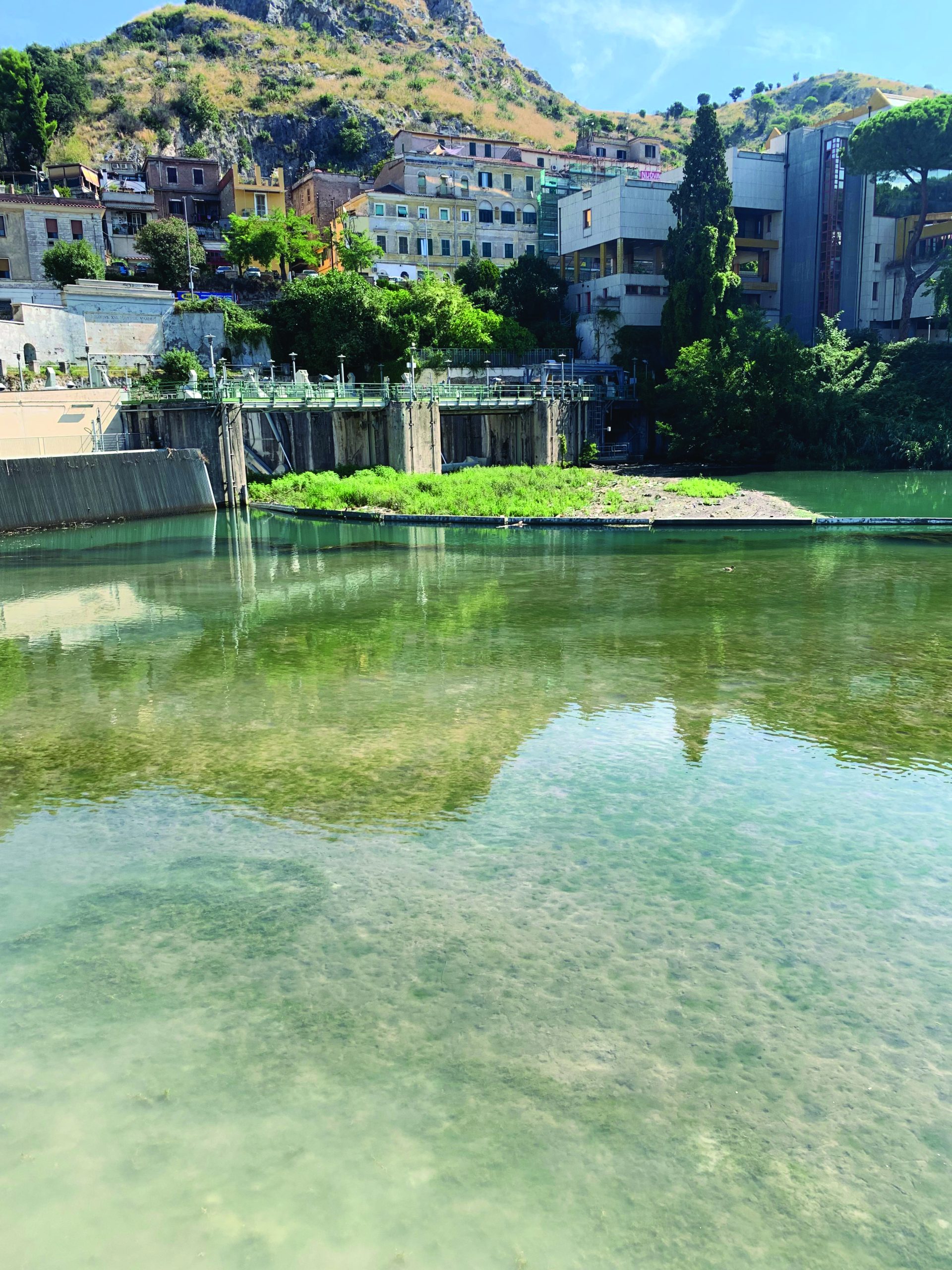 Tivoli: il bacino San Giovanni è pieno di rifiuti