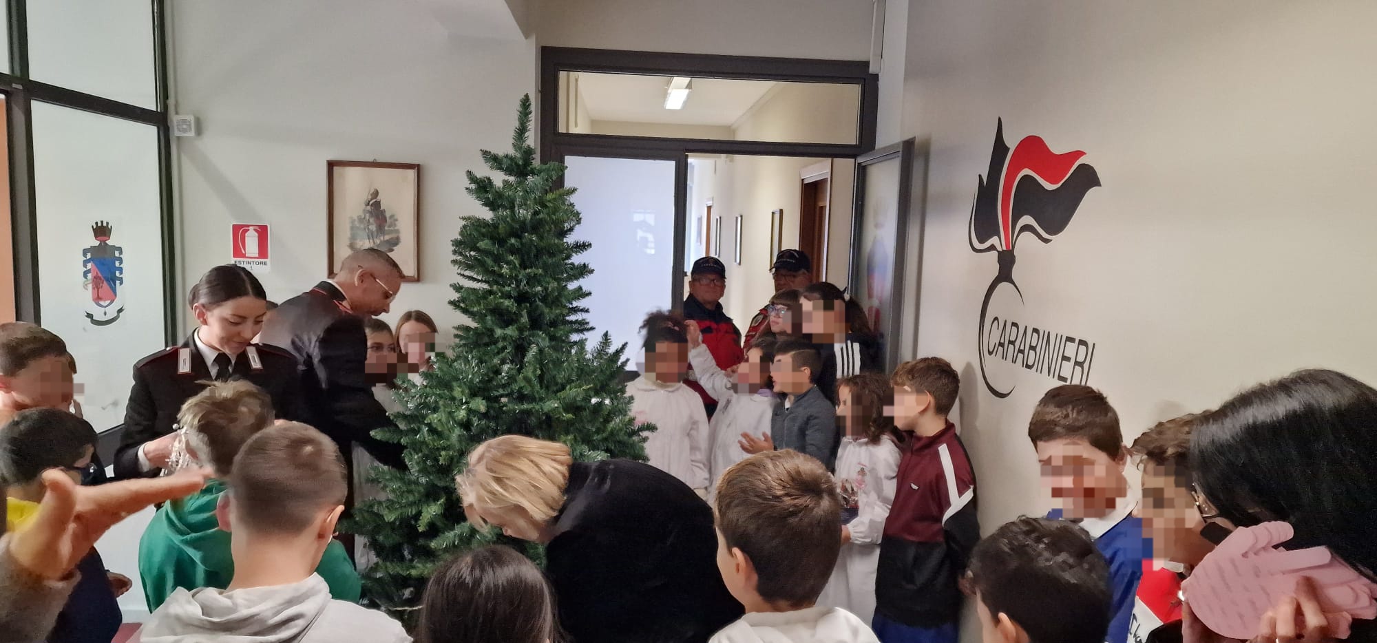 Vicovaro: addobba l’albero con i Carabinieri