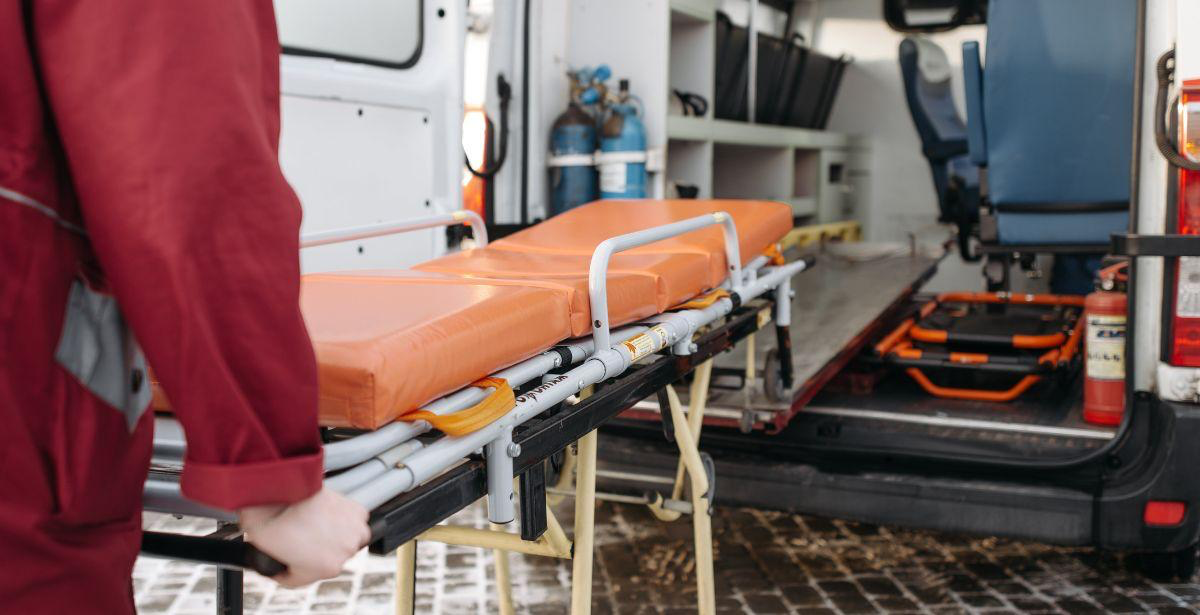 10 ambulanze per l’ospedale San Giovanni Evangelista