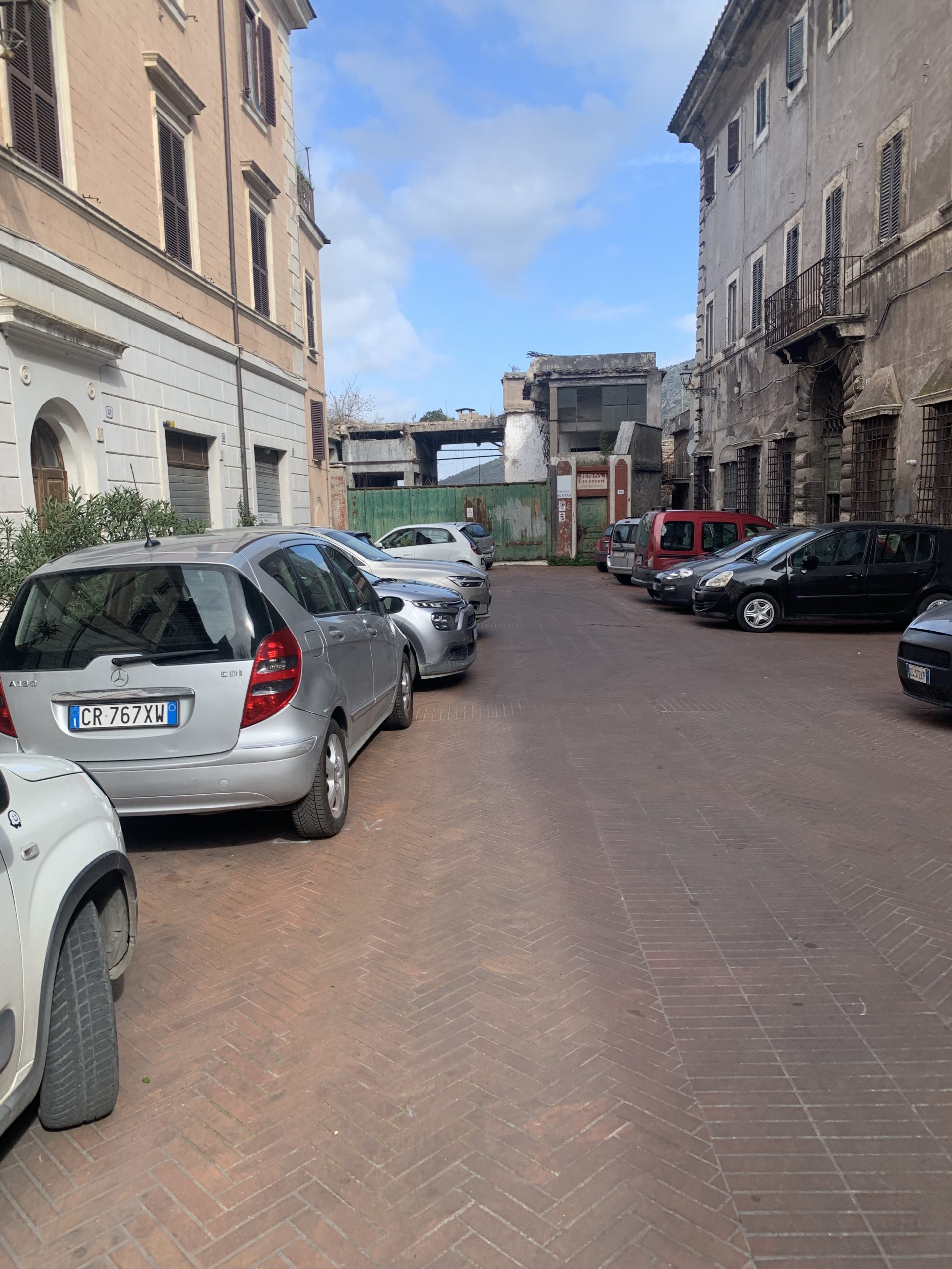 Tivoli: partono i lavori alla cartiera, piazza Domenico Tani chiusa