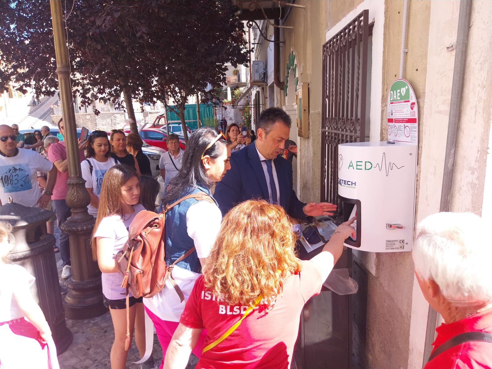 Inaugurato il primo defibrillatore pubblico per il borgo di Montecelio