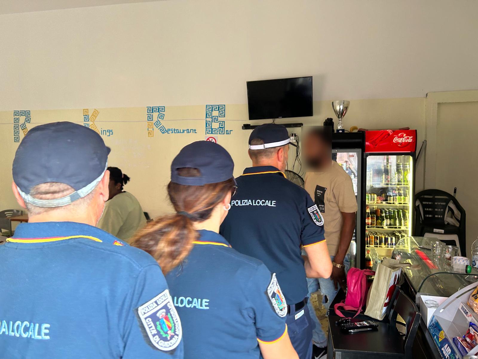 Villalba: Polizia Locale notifica ordinanza antialcol alle attività commerciali