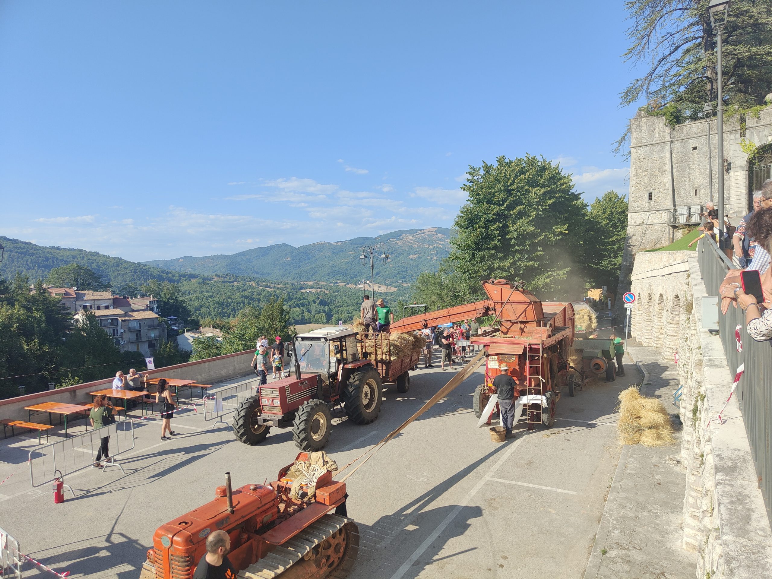 Orvinio: rievocazione storica della trebbiatura a fermo 