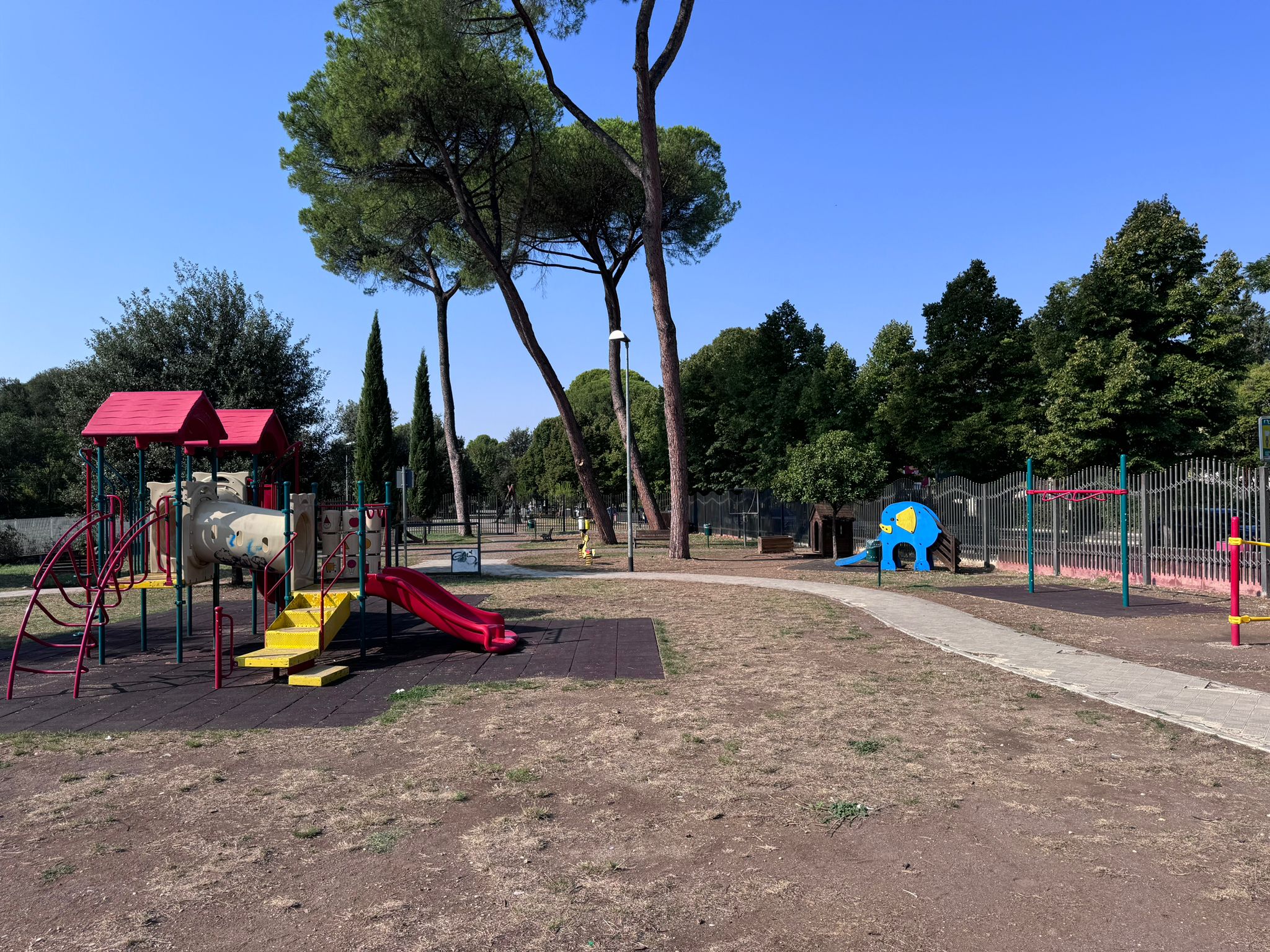 Riqualificazione del parco giochi alla Pineta di via Roma a Guidonia