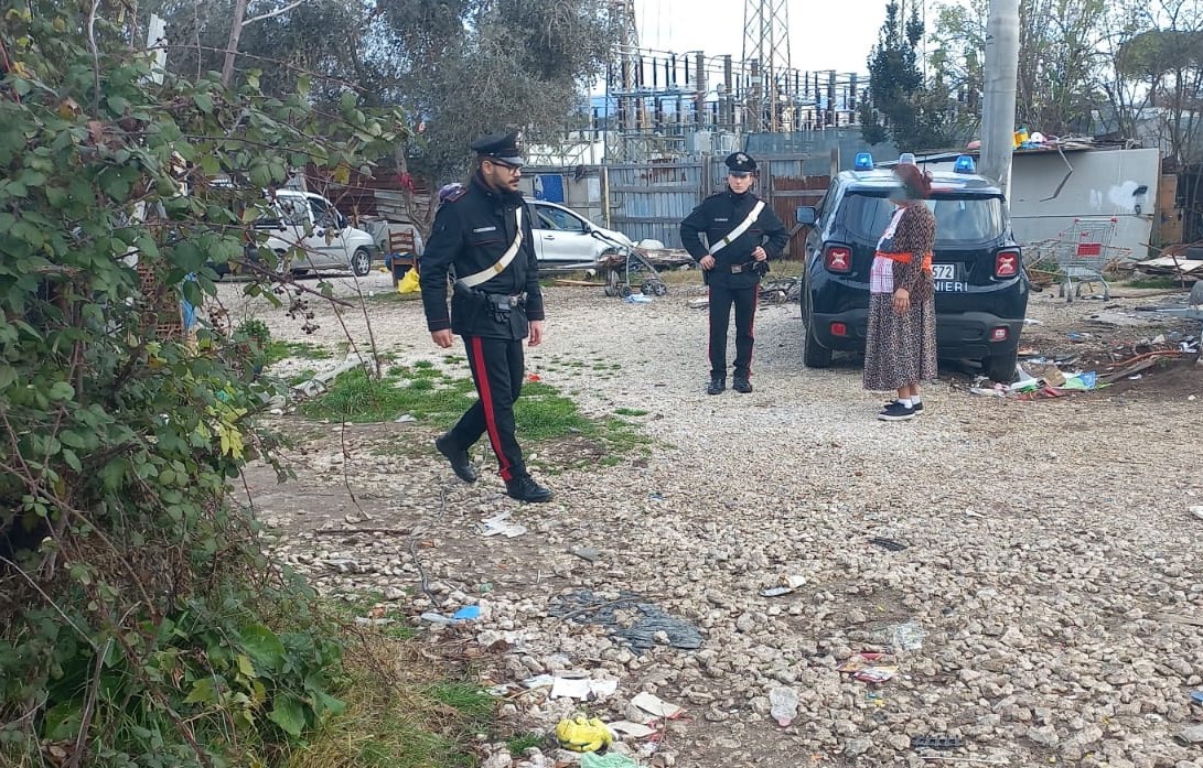 Campo nomadi all’Albuccione: blitz dei Carabinieri per la bonifica